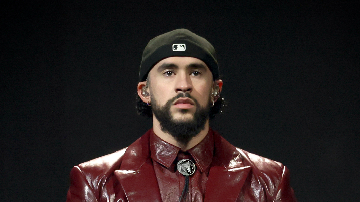Bad Bunny aurait été choisi pour « Caught Stealing », le prochain film de Darren Aronofsky