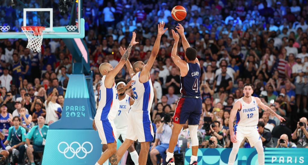 Bam Adebayo a eu une réponse incroyable au ridicule tir à trois points de Steph Curry contre la France