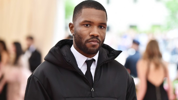 Frank Ocean a posté un piège à soif certifié après avoir taquiné qu'il était allé en studio