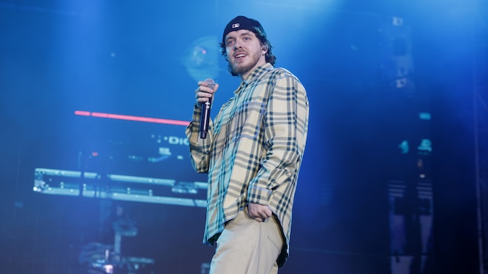 Jack Harlow a rejoint l'équipe de football de sa ville natale en tant que copropriétaire du Racing Louisville FC