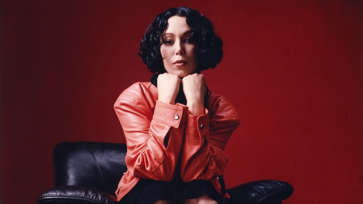 Kelly Lee Owens partage le single « Sunshine » alors qu'elle annonce les dates de sa tournée 2024