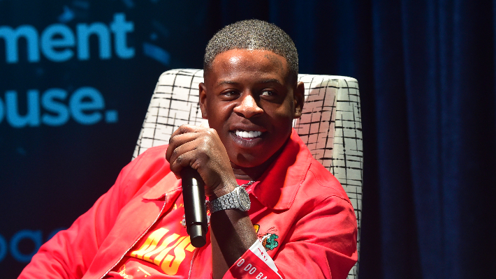 L'affaire d'arme à feu de Blac Youngsta à Dallas aurait été rejetée par un juge