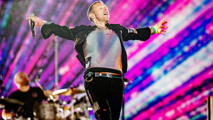 La tournée « Music of the Spheres » de Coldplay serait la tournée rock la plus lucrative de tous les temps