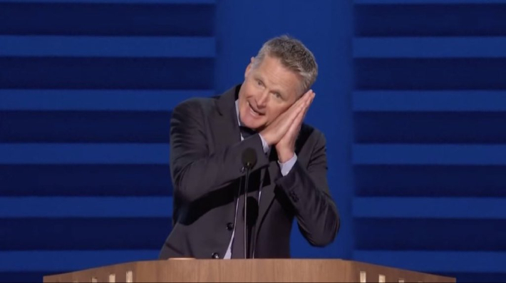 Steve Kerr a dédié une « Night Night » de Steph Curry à Donald Trump lors de la DNC