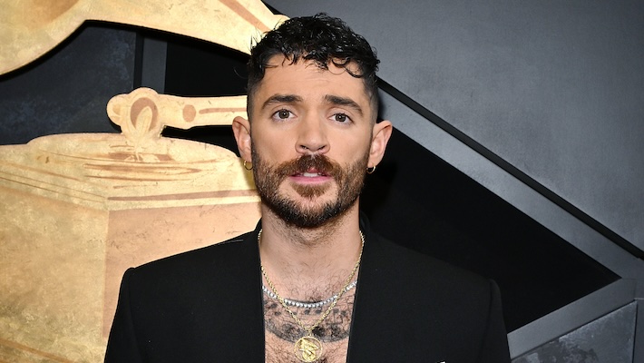Après six ans, Jon Bellion est enfin autorisé à sortir de la musique solo et a dévoilé sa prochaine chanson
