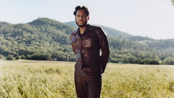 Leon Bridges présente son prochain album avec le nouveau single "That's What I Love"