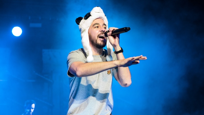 Linkin Park est de retour avec une nouvelle formation, dont un nouveau chanteur principal et un nouvel album