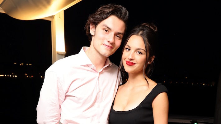 Olivia Rodrigo et Louis Partridge font leurs débuts publics ensemble, des mois après le début des rumeurs de relation