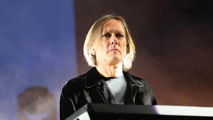 Roger O'Donnell, de The Cure, a révélé qu'on lui avait diagnostiqué un cancer « très rare » et a exhorté les autres à « se faire tester »