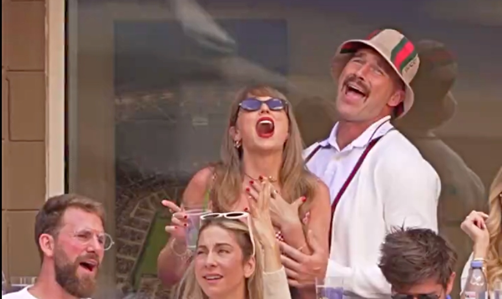 Taylor Swift et Travis Kelce ont chanté « I Believe In A Thing Called Love » lors de la finale de l'US Open