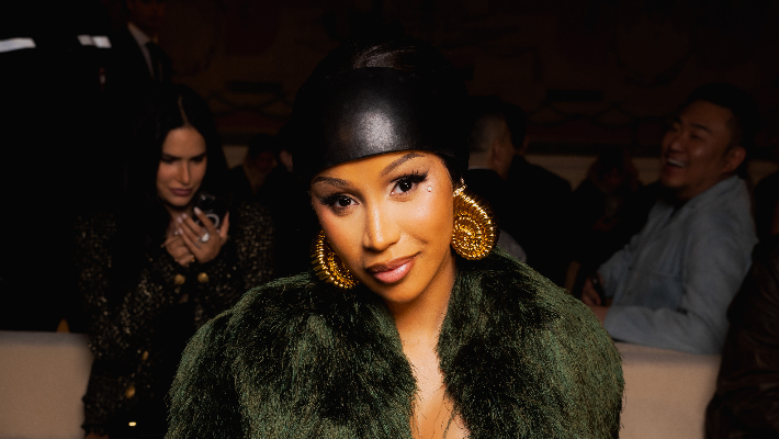Cardi B a présenté à ses fans son nouvel animal de compagnie, et il porte le nom hilarant d'après le single torride du rappeur en tête des charts
