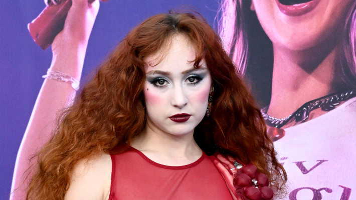 Chappell Roan demande des excuses à un photographe « grossier » lors de la première du film « Guts World Tour » d'Olivia Rodrigo