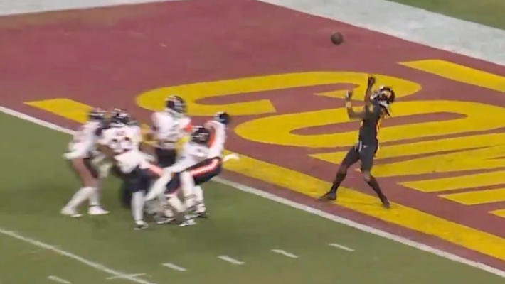 Jayden Daniels a battu Caleb Williams et les Bears sur un Hail Mary de 52 verges