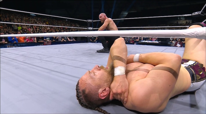 Jon Moxley a remporté le championnat du monde AEW et a mis fin à la carrière de catch à temps plein de Bryan Danielson