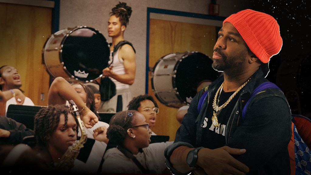L'icône du hip-hop Just Blaze s'associe au groupe Howard's Marching Band pour célébrer leur 100ème retour à la maison