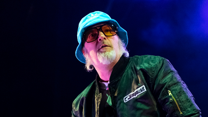 Limp Bizkit et le label de Fred Durst auraient poursuivi Universal Music Group pour rupture de contrat qui pourrait « facilement dépasser » les 200 millions de dollars