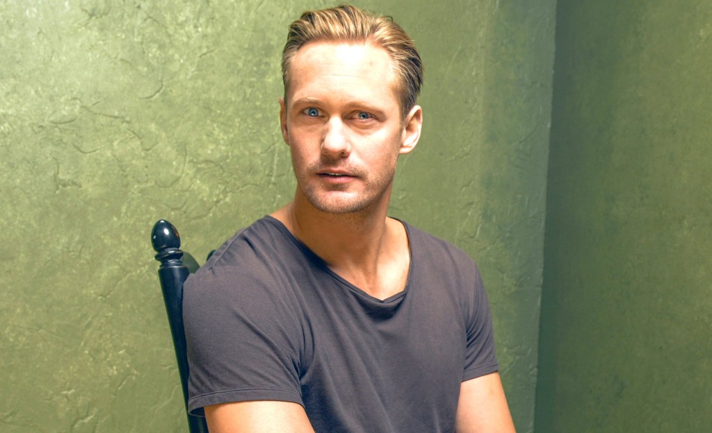 "Murderbot" : tout ce qu'il faut savoir jusqu'à présent sur l'ajout d'Alexander Skarsgård à l'arsenal de science-fiction en pleine croissance d'Apple TV+