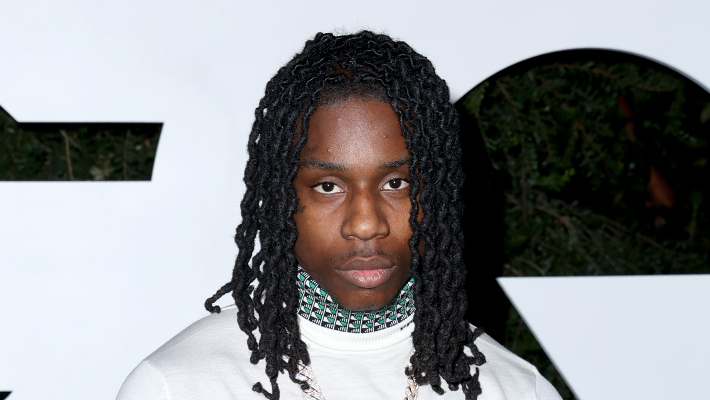Polo G aurait été libéré après avoir été arrêté pour une nouvelle accusation d'arme à feu avant la « tournée HOOD POET »