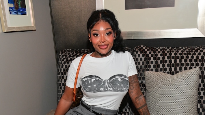 Summer Walker prévient de ne pas jouer avec le « cœur d'une femme » dans son gracieux nouveau single