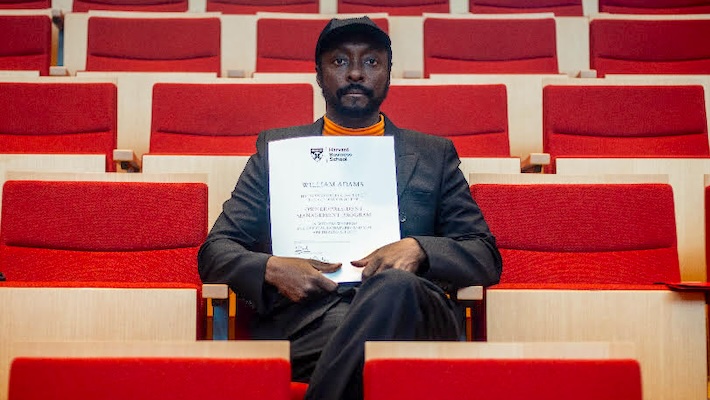 Will.i.am ajoute la réussite d'un programme à la Harvard Business School à sa longue liste de réalisations