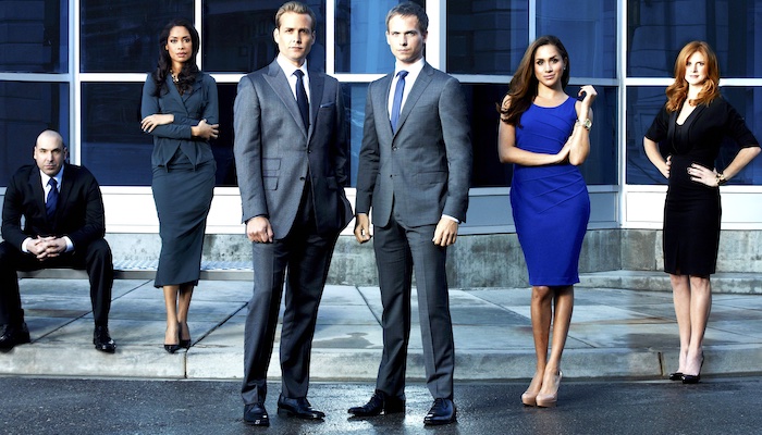 « Suits : LA » : tout ce qu'il faut savoir jusqu'à présent sur le spin-off mettant en vedette un ancien de « The Walking Dead » presque méconnaissable (mise à jour de novembre 2024)
