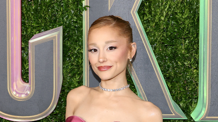 Ariana Grande a déclaré quel pays possède « les meilleurs chanteurs du monde », et non, ce ne sont pas les États-Unis