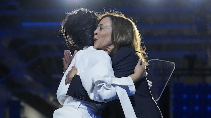 Cardi B a offert un message de consolation à Kamala Harris en réponse à ses résultats électoraux décevants