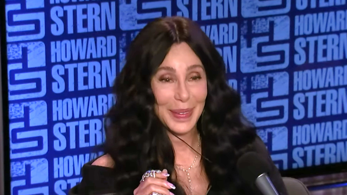 Cher a avoué qu'elle était « follement amoureuse » de Val Kilmer, mais avec le recul, on comprend pourquoi il a rompu avec elle
