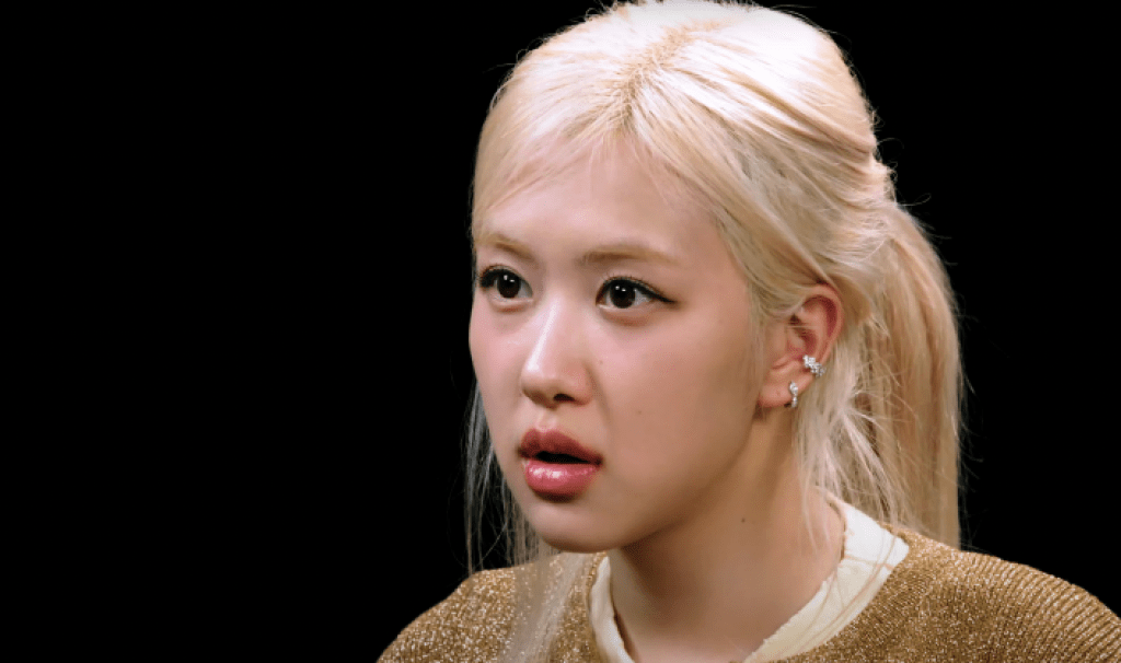 Rosé a un message pour son chien nommé d'après un acteur oscarisé avant de manger une aile épicée sur "Hot Ones"