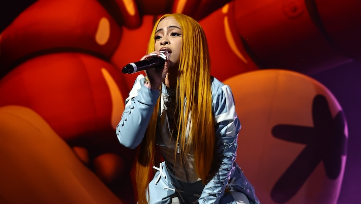 Ice Spice lance de nouvelles collaborations avec NLE Choppa et Anuel AA sur 'Y2K !: I'm Just A Girl (Deluxe)'