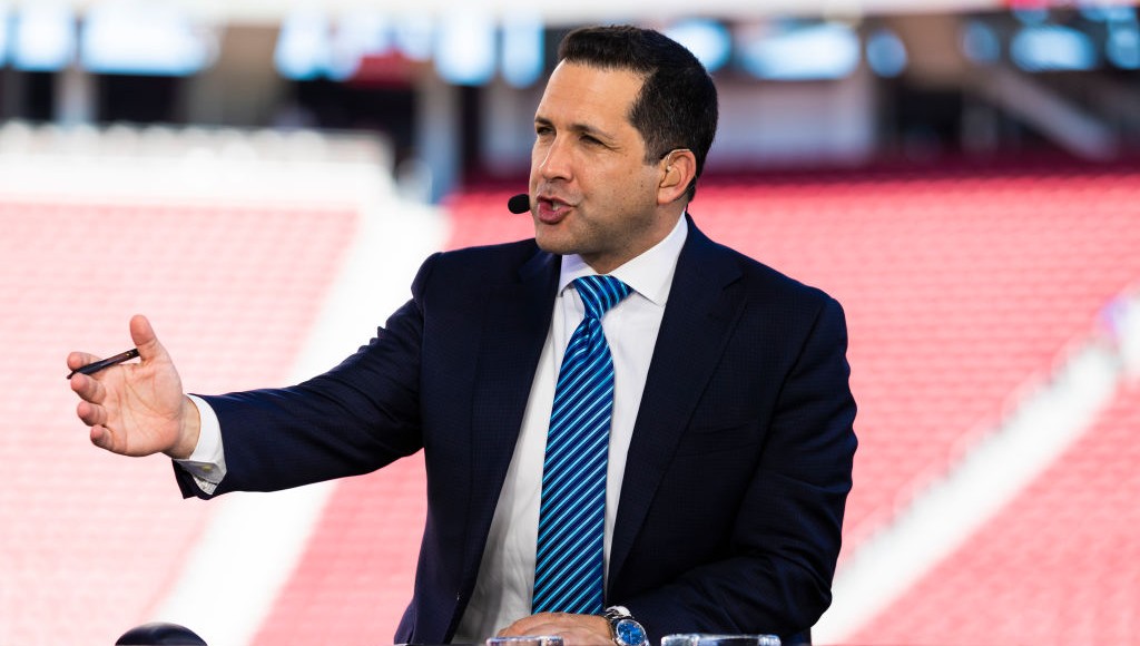 Adam Schefter a incendié l'animateur de radio/entraîneur de basket-ball universitaire Doug Gottlieb dans une dispute sauvage sur Twitter