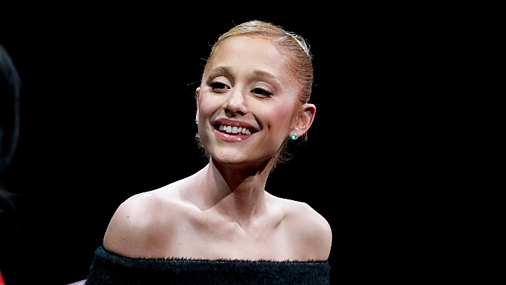 Ariana Grande n'a pas l'intention de tourner en 2025, selon le label de la chanteuse