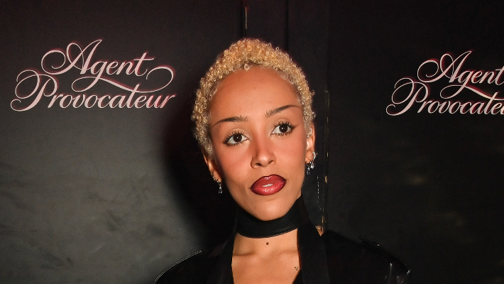 Doja Cat a critiqué les trolls après qu'ils aient contesté les résultats 'Apple Music Replay' du rappeur en 2024