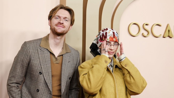 Finneas dit que ne plus jouer avec Billie Eilish à tous ses concerts a été « doux-amer »