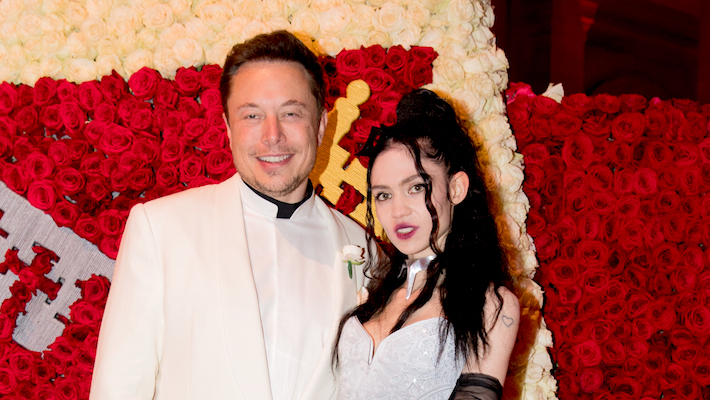 Grimes veut qu'il soit très clair qu'elle n'a pas été « larguée » par Elon Musk, elle a « rebondi »