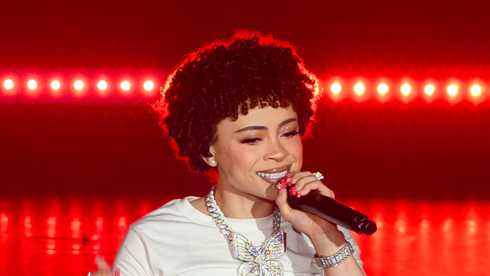 Ice Spice a eu un clapback hilarant pour les bodyshamers bouleversés par sa récente perte de poids