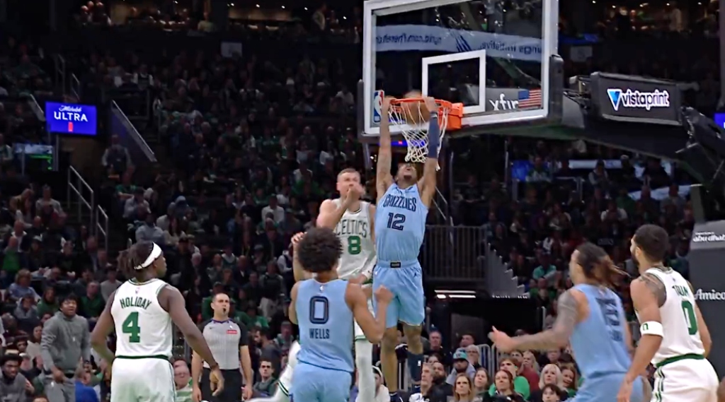 Ja Morant, qui a dit qu'il ne dunkait plus, a lancé un double dunk scandaleux