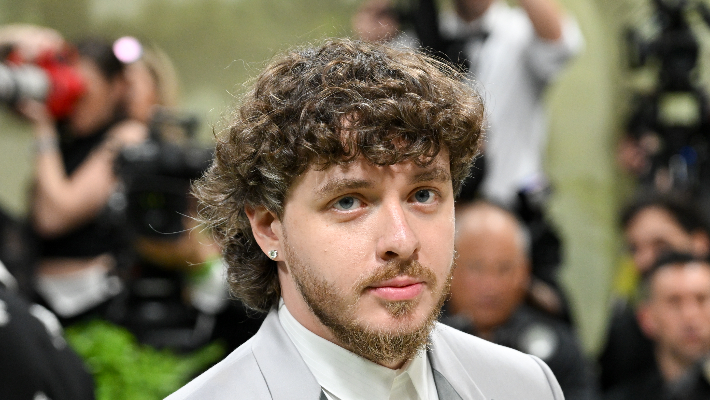 Jack Harlow a repris "Can't Help Falling in Love" d'Elvis Presley, et cela a déclenché une réaction virale de la part des utilisateurs en ligne