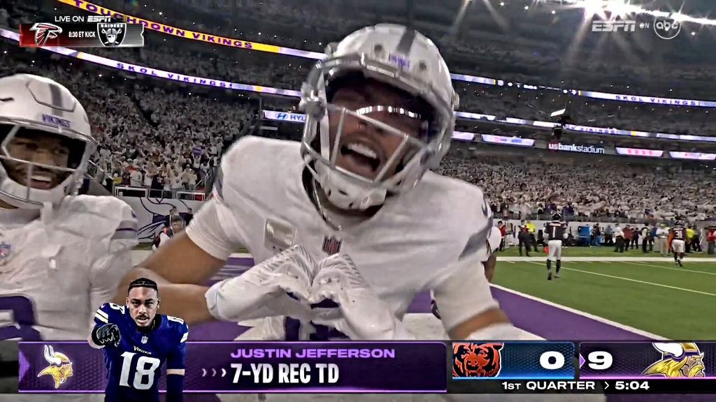Justin Jefferson a montré son amour à la légende des Vikings Randy Moss après sa capture TD contre les Bears