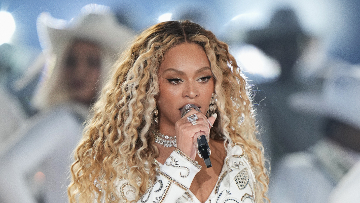 Le Beyoncé Bowl (son émission de mi-temps dans la NFL le jour de Noël) est maintenant diffusé sur Netflix