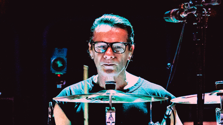 Le batteur de U2 Larry Mullen Jr. a révélé son diagnostic de dyscalculie, ce qui a rendu le jeu extrêmement « douloureux »