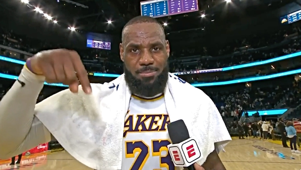 LeBron James a interpellé la NFL après la victoire palpitante des Lakers contre les Warriors : « Noël est notre jour »