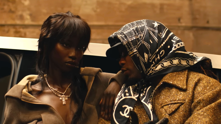 Offset aborde subtilement sa séparation d'avec Cardi B dans la vidéo "Swing My Way" avec Anok Yai