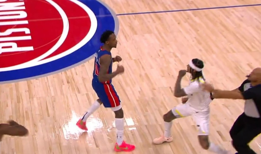 Ron Holland et Jordan Clarkson ont été expulsés pour s'être affrontés