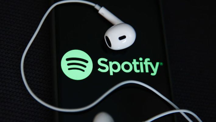 Spotify a révélé ses chansons de Noël les plus écoutées par décennie, ce qui a provoqué une guerre générationnelle entre les utilisateurs