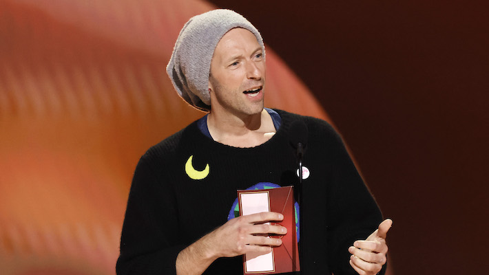 Chris Martin a laissé les fans de Coldplay en Inde confus après les avoir remerciés d'avoir « pardonné » la colonisation britannique