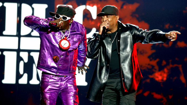 Chuck D dénonce l'utilisation abusive du programme "Burn Hollywood Burn" de Public Enemy pendant les incendies de Los Angeles
