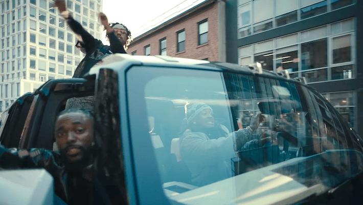 Earthgang et Cochise ont une chimie « électrique » dans leur nouvelle vidéo trippante
