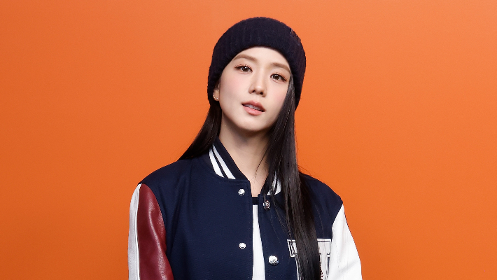 Le premier album en solo de Jisoo 'Amortage' est en route, et les fans de Blackpink ne pourraient pas être plus excités