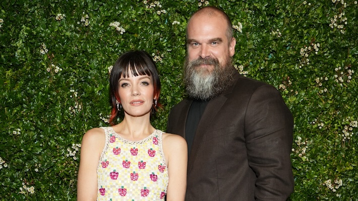 Lily Allen met fin aux « rumeurs vicieuses » sur elle-même et sur la star de « Stranger Things » David Harbour